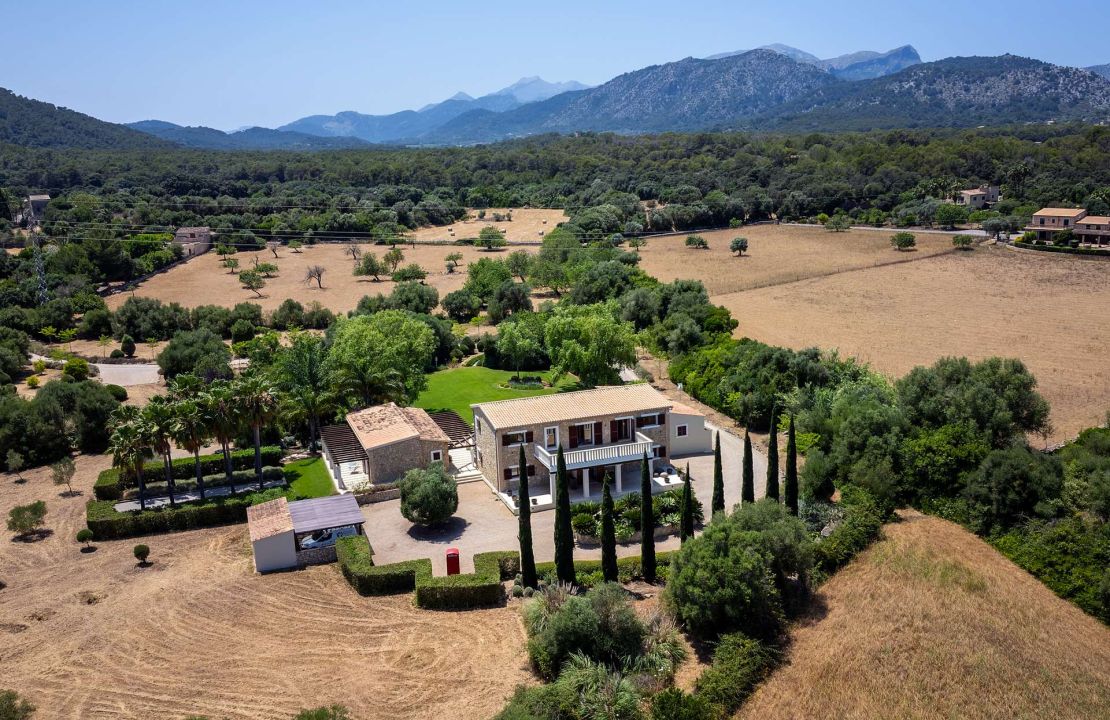 Stunning Finca Alcudia Mallorca with pool and landscaped gardens